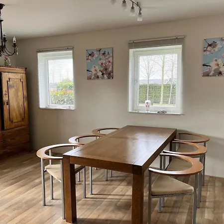 B&k Het Hoenveld Holiday home *